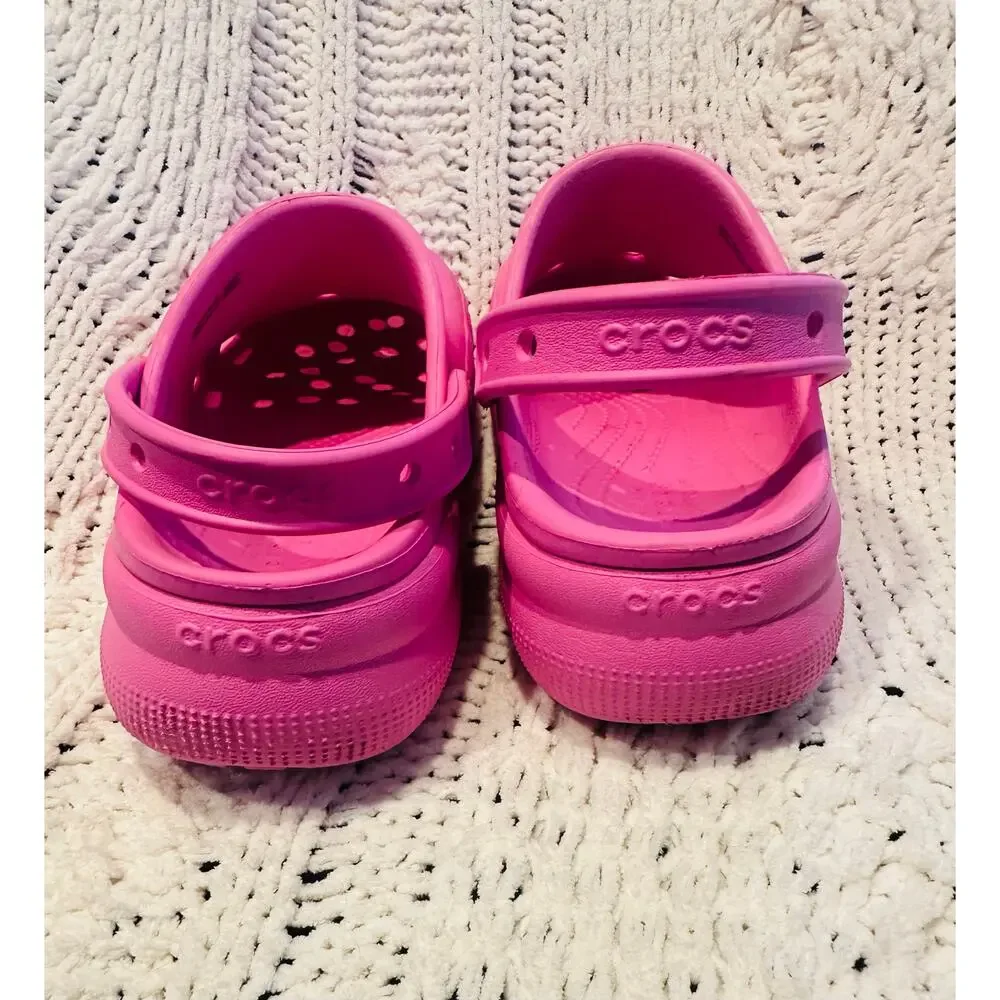 Crocs Classic Crush Clogs Pink Juniors Size 5 Barbie Pink beach pool travel vacy